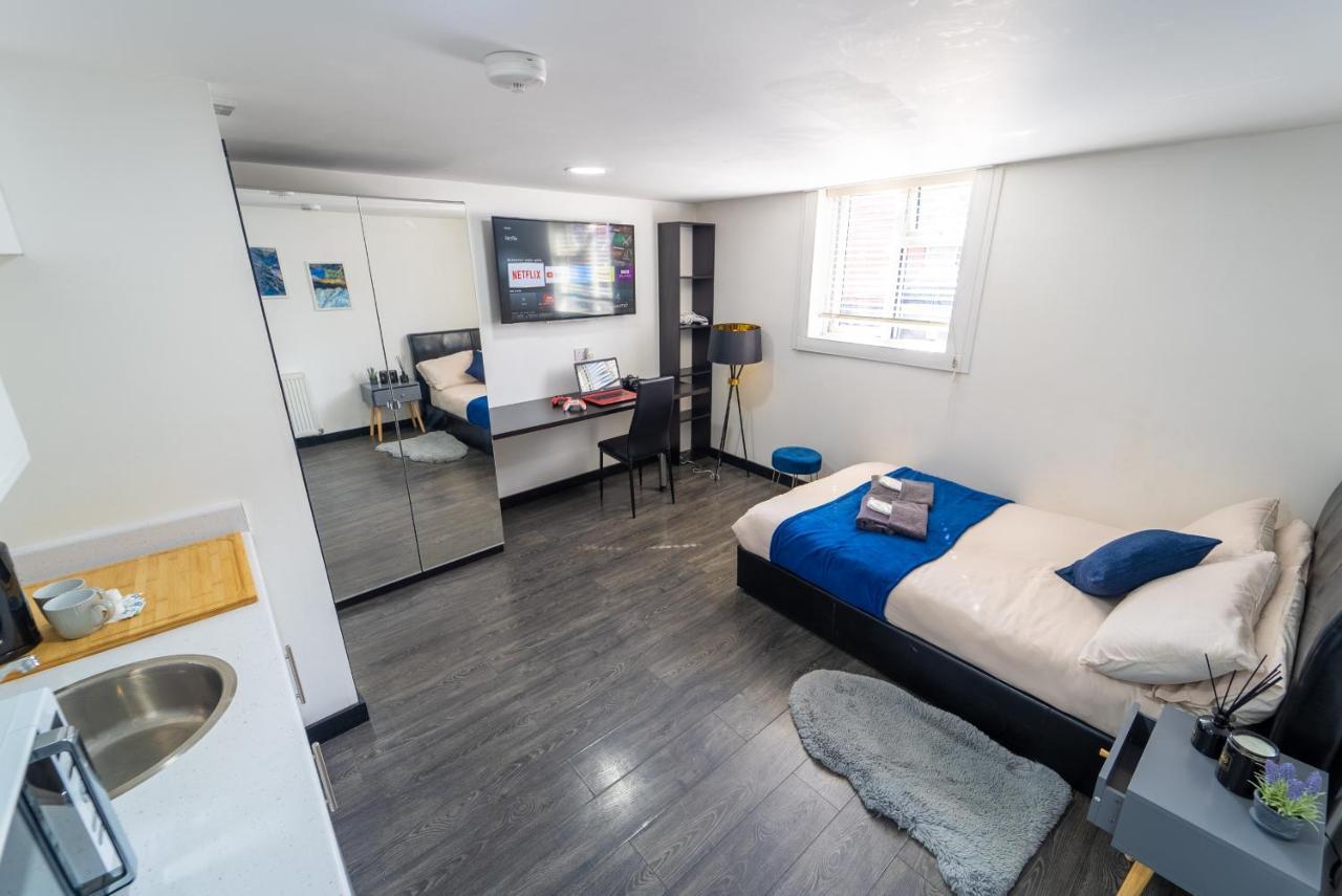 Stay Sa Cosy Equipped Studios Available 10 Mins From The City! Free Wifi &50" Smart Tv'S! Birmingam Habitación foto